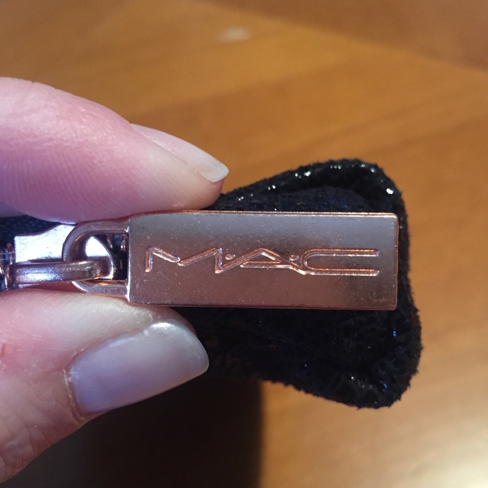 MAC Cosmetic Bag👄💄💋 - Picture 6 of 8